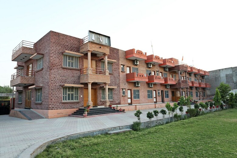 Oyo 10422 Hotel Udai Garh Palace