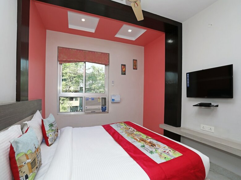 Oyo 10228 Hotel Chandramouli