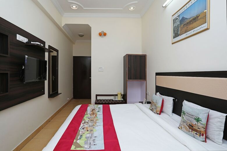 Hotel Royal Plaza Near Pushkar Lake