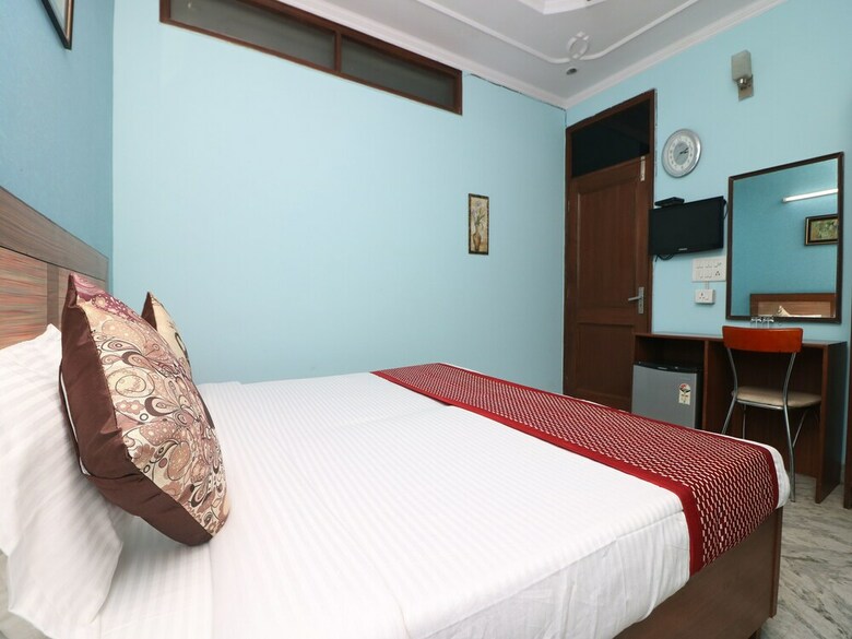Oyo 10113 Hotel New Corporate Residency