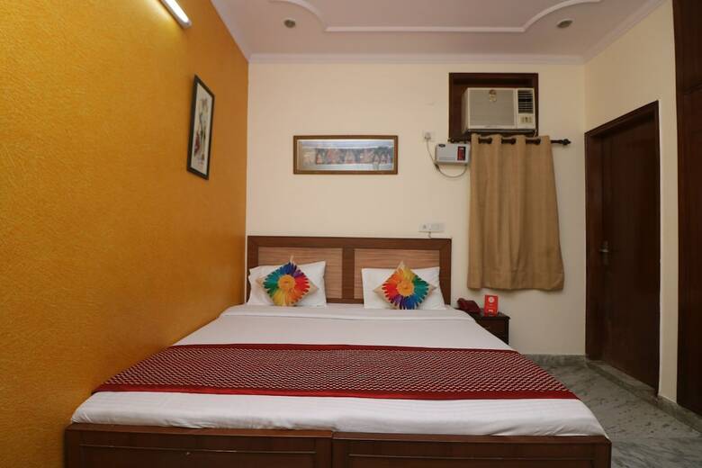 Oyo 10113 Hotel New Corporate Residency
