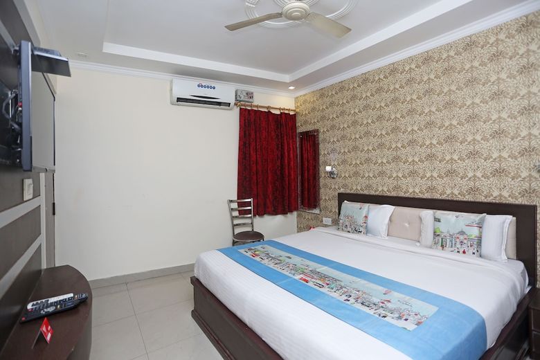 Hotel Oyo 9369 Raj Paradise