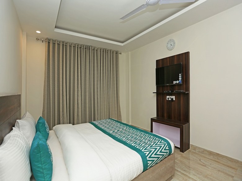 Oyo 11340 Hotel Lakshmi Palace