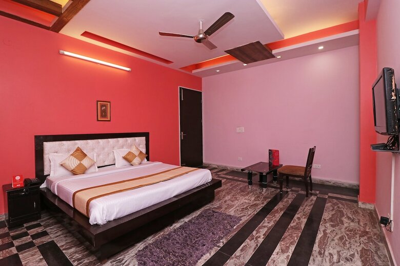 Hotel Oyo 10665 Sector 20