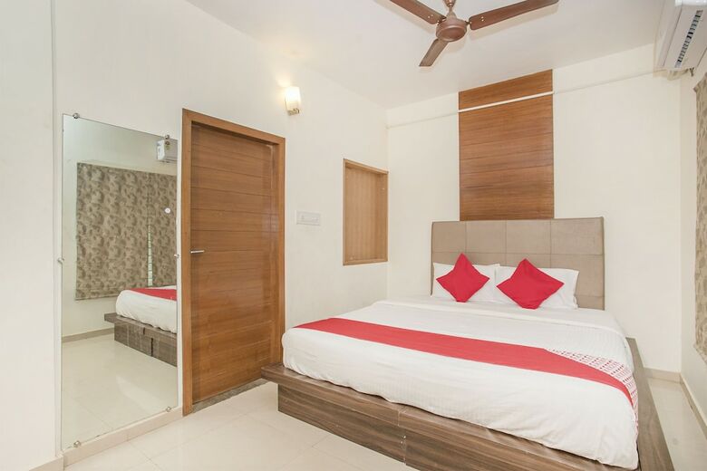 Hotel Oyo 10722 Simera Service Apartments