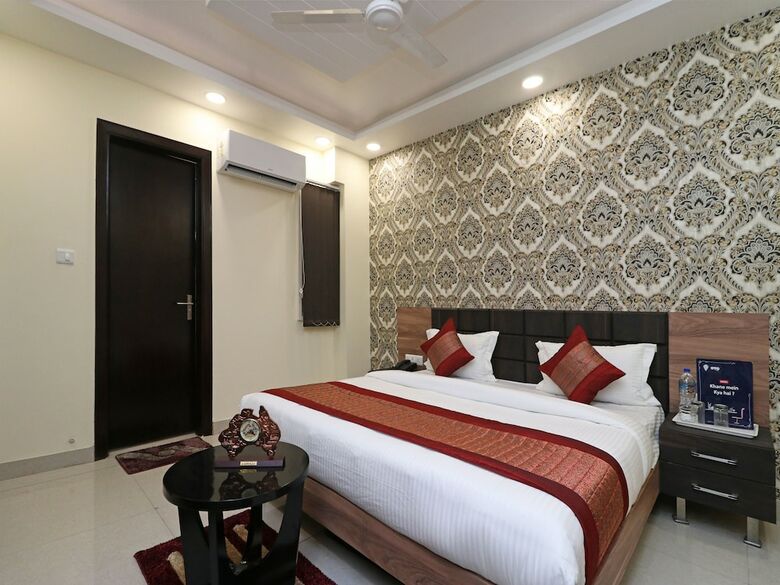 Hotel Oyo 11611 Royal Palace Inn
