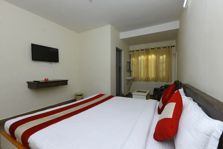 Hotel Oyo 9184 Lumino Skypark