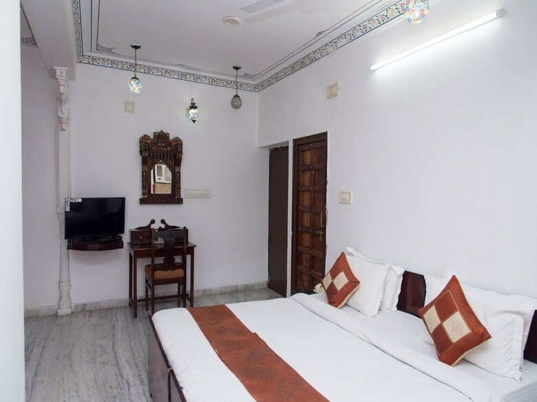 Oyo 10319 Hotel Pichola Haveli