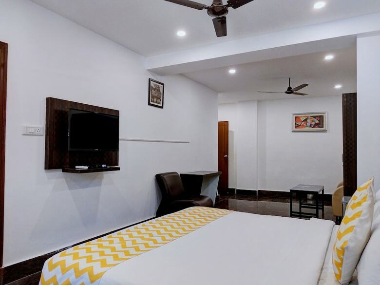 Hotel Oyo 10530 Near Forum Mall