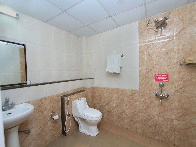 Hotel Oyo 10530 Near Forum Mall