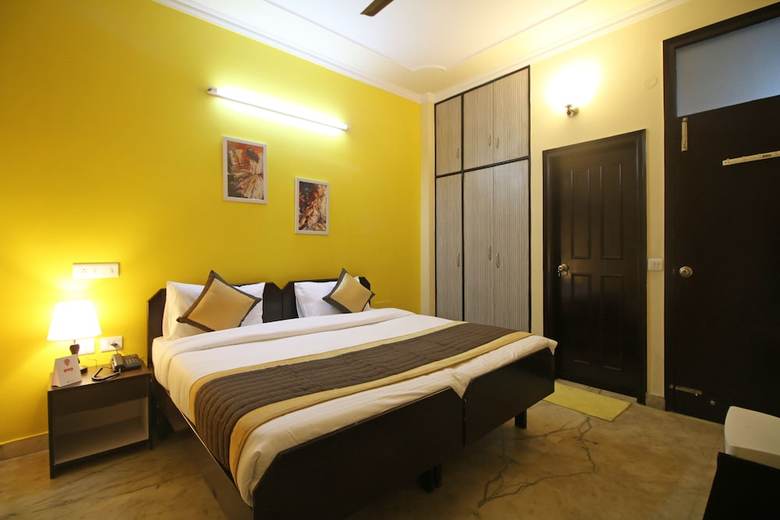 Hotel Oyo 7967 Near Medanta