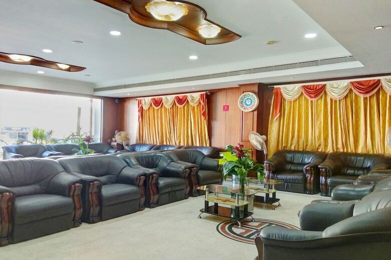Hotel Oyo 11390 Vaibhav Residency