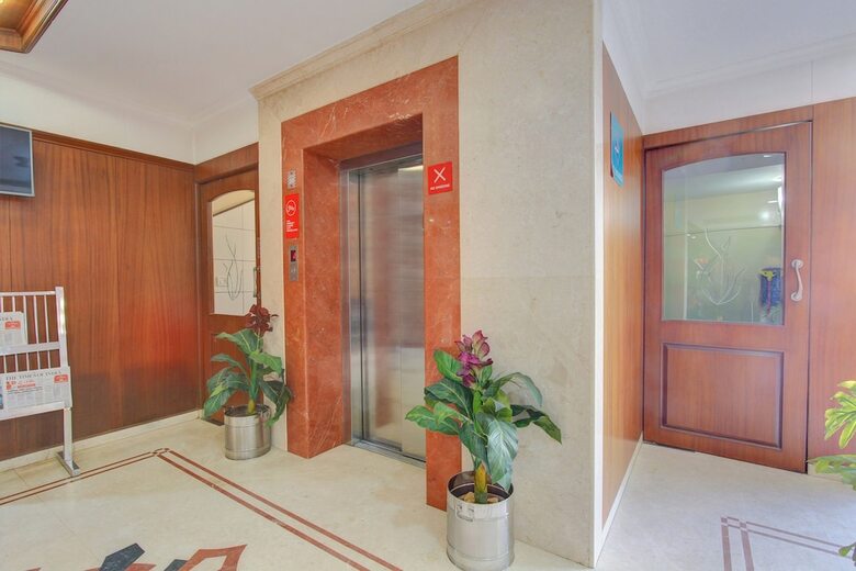Hotel Oyo 11390 Vaibhav Residency