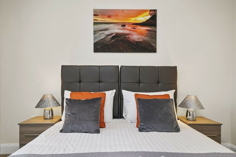 Heathrow Living Serviced Apartments By Ferndale