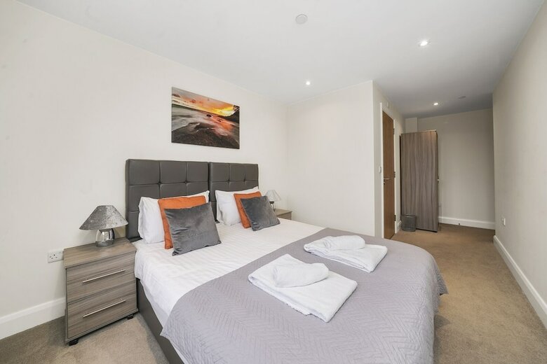 Heathrow Living Serviced Apartments By Ferndale