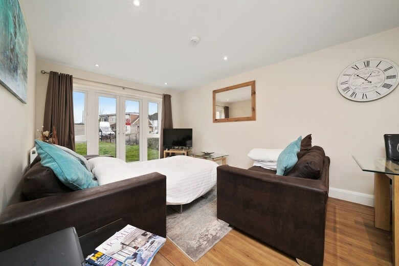 Heathrow Living Serviced Apartments By Ferndale