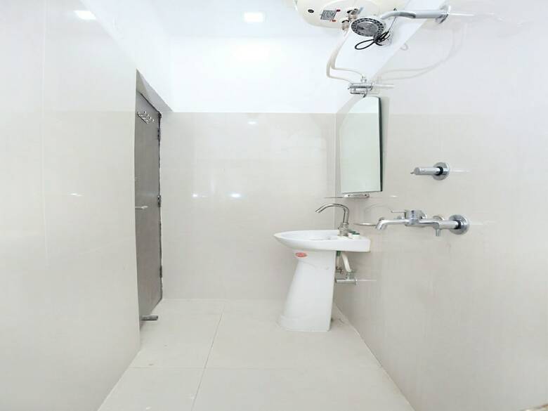Hotel Oyo 11421 Regal Residency
