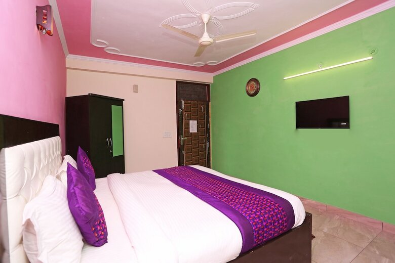 Hotel Oyo 11504 N D Star Residency
