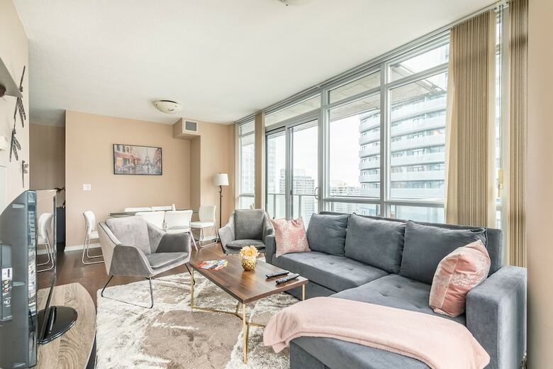 Apartamentos Simply Comfort. Maple Leaf Square