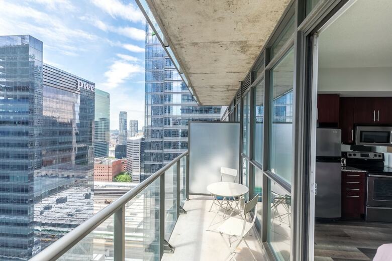 Apartamentos Simply Comfort. Maple Leaf Square