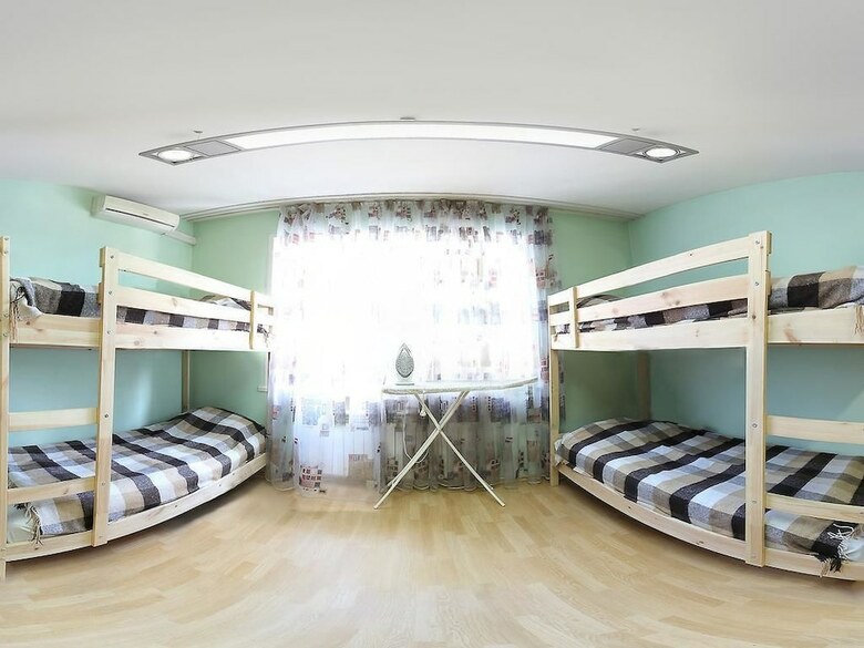 Hostal Stop-house