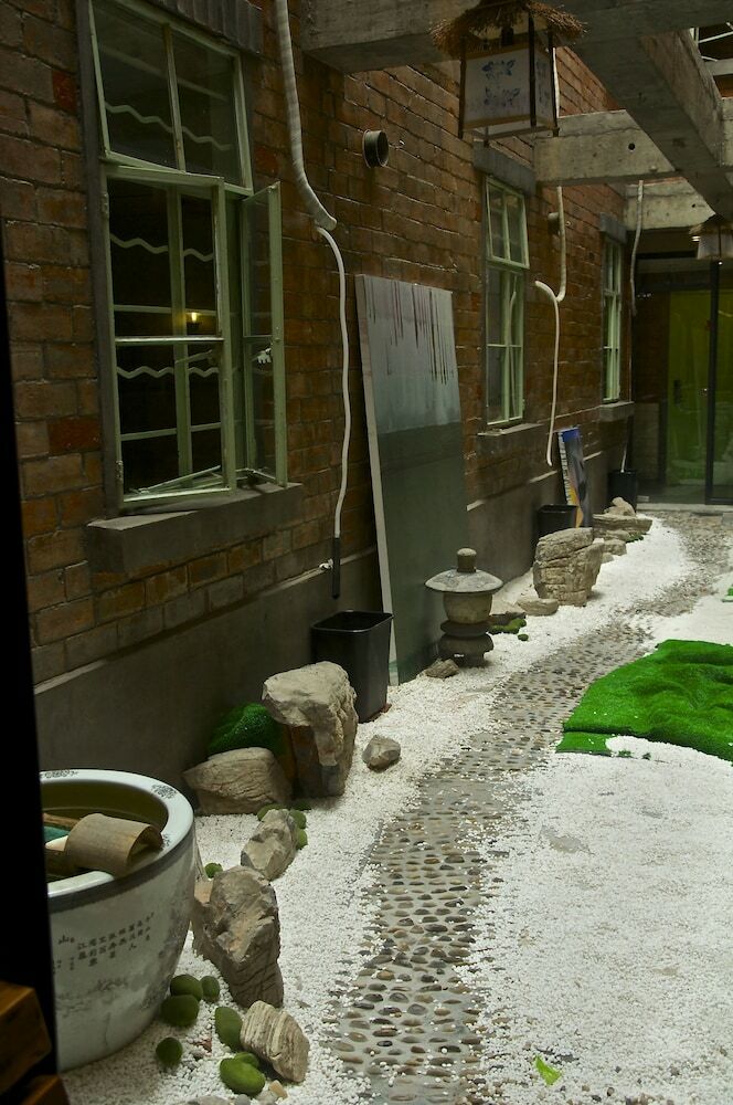 Hostal Le Tour Traveler's Rest Youth Hostel