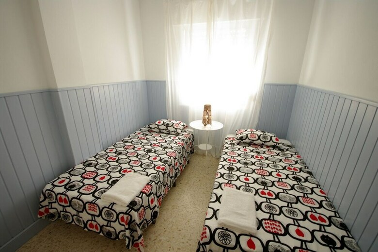 Apartamentos Livingtarifa - D�plex Con 4 Dormitorios En El Centro de Tarifa
