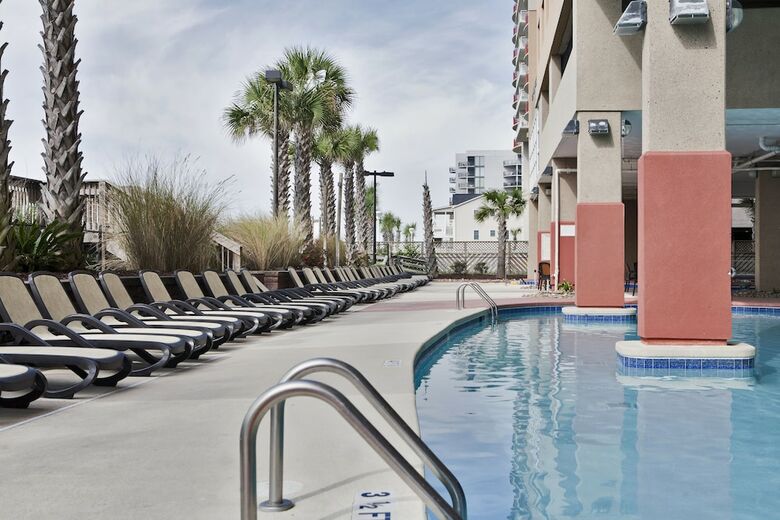 Bahama Sands Luxury Condominiums By Oceana Resorts