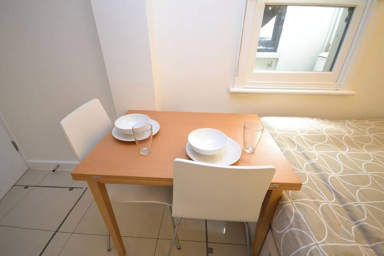 Ss Property Hub - Large Apartment Near Hyde Park