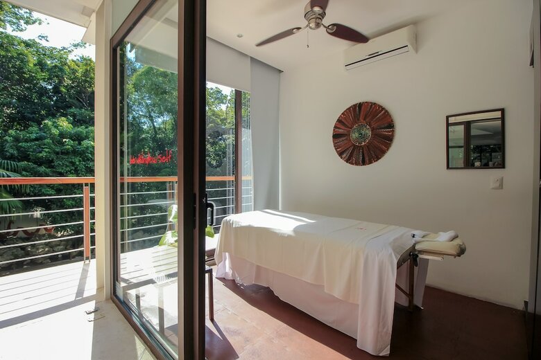 Apartamentos Condo With Infinity Pool View By Olahola