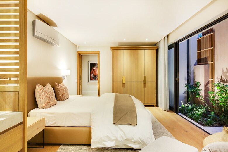 53 On Napier - Three Bedroom Apartment, Sleeps 6