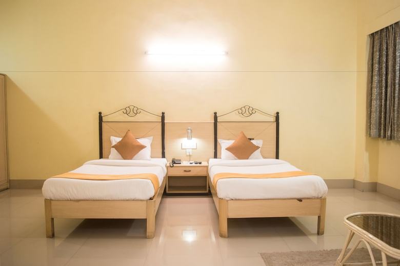Hotel Oyo 7222 Chowdhury's Estates