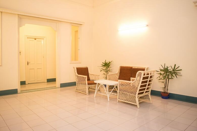Hotel Oyo 7222 Chowdhury's Estates
