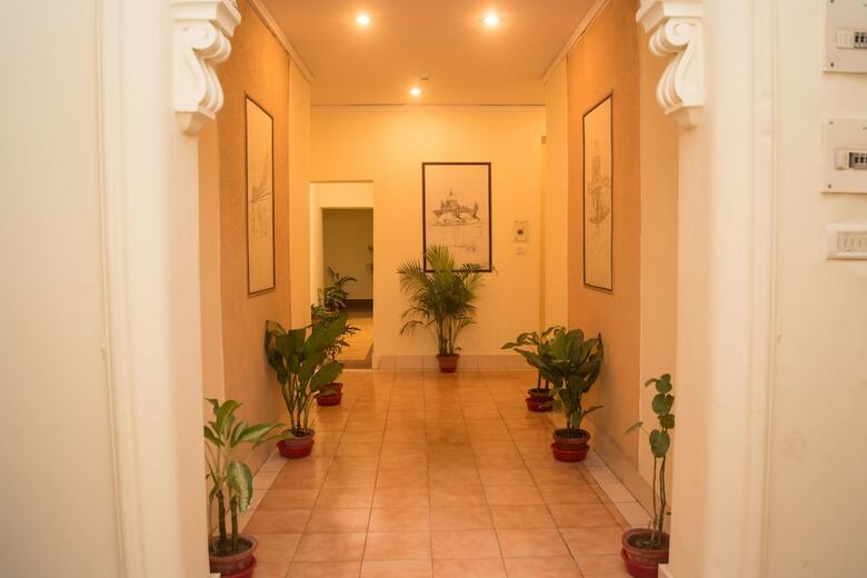 Hotel Oyo 7222 Chowdhury's Estates