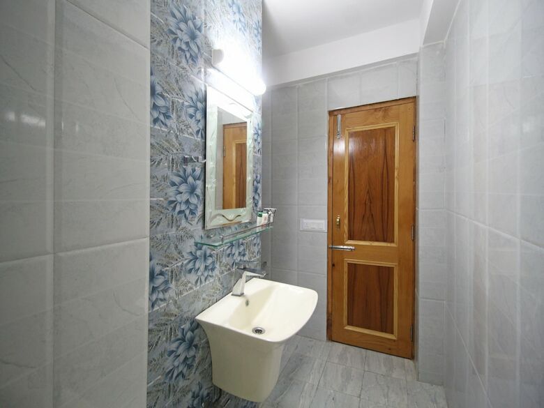 Hotel Oyo 7373 Home Stay Nirvana Retreat