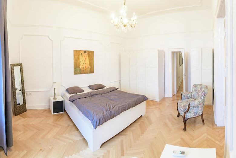 Apartamentos Pelicanstay In Buda Historical District