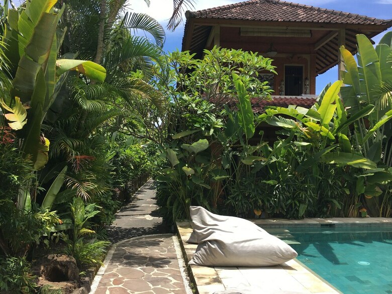 Cafe Wayan & Cottages