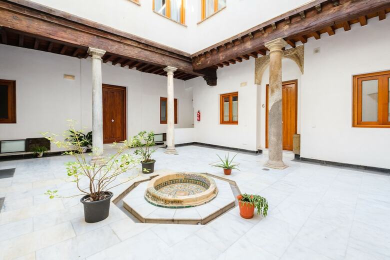 Apartamentos Con Patio Junto A La Catedral By Toledo Ap