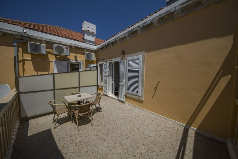 R-club Old Town Apartments
