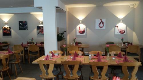 Hostal Gasthof Landhotel Gr�ner Baum