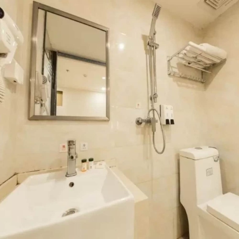 Oyo 8011 Hotel