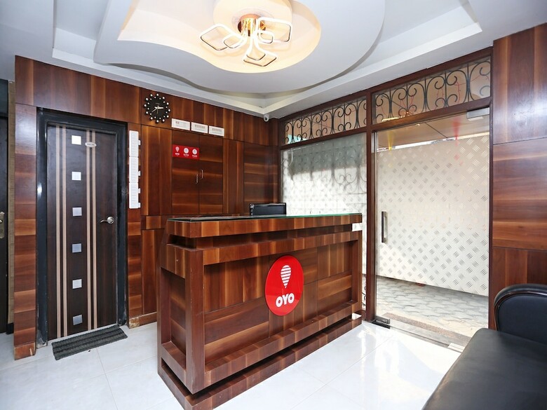 Oyo 10263 Hotel Grand Nishat