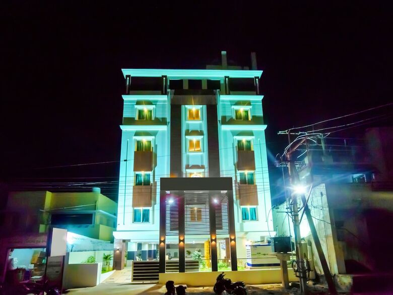 Hotel Oyo 9053 Capital Residency