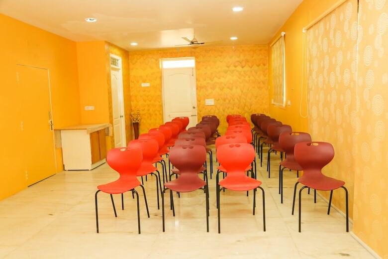 Hotel Oyo 8486 Near Railway Station