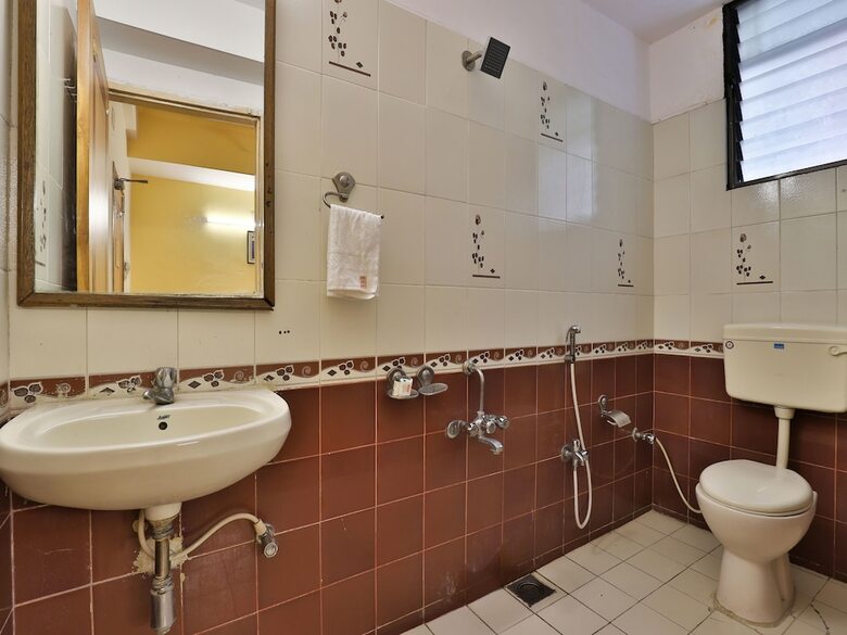 Oyo 9751 Hotel Vrundavan Residency
