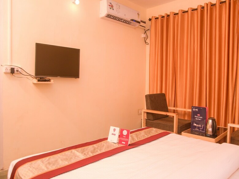Hotel Oyo 8485 Near Rk Beach