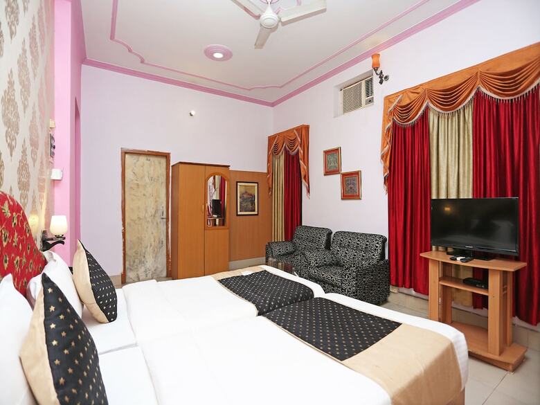 Hotel Oyo Flagship 120 Gupta Inn Cantonment