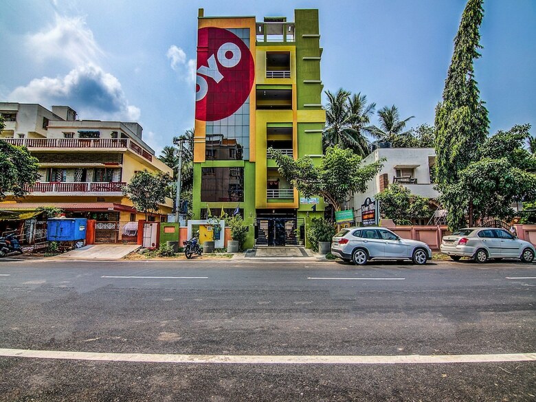 Hotel Oyo 10743 Silver Villa Guest House