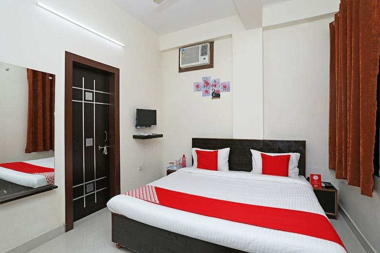 Oyo 11553 Hotel Dhola Maru Residency