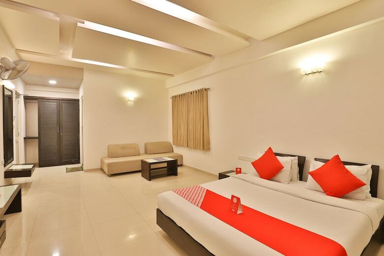 Hotel Oyo 5054 Sun-n-step Club
